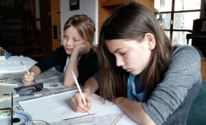 Helene und Julia überlegen